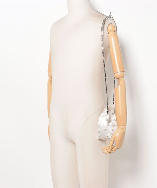 ADAM ET ROPE'(アダムエロペ)の「【STINE GOYA(スティーヌゴヤ)】Pearl Satin Bag(ショルダーバッグ・レディース・ホワイト・FREE)」の5枚目の写真