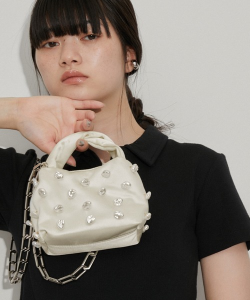 ADAM ET ROPE'(アダムエロペ)の「【STINE GOYA(スティーヌゴヤ)】Pearl Satin Bag(ショルダーバッグ・レディース・ホワイト・FREE)」の6枚目の写真