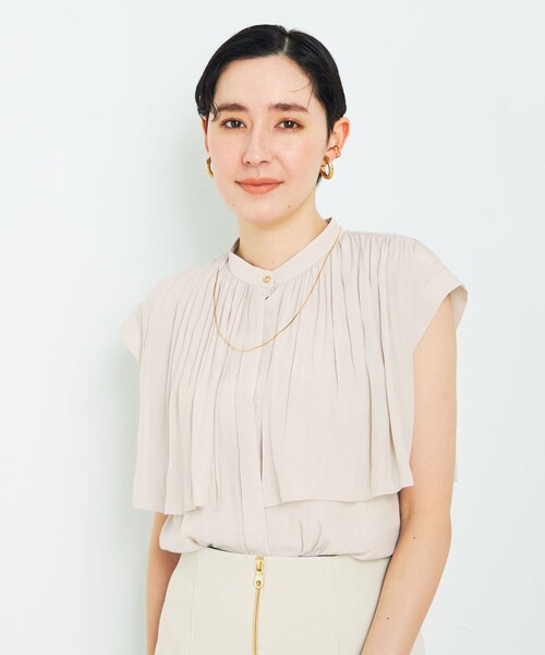 NOLLEY’S Sophi(ノーリーズソフィ)の「割織ケープギャザーブラウス(シャツ/ブラウス・レディース・チャコールグレー/オフホワイト/ベビーピンク/ベージュ・38/36)」の3枚目の写真