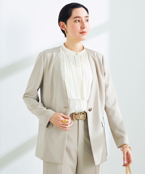 NOLLEY’S Sophi(ノーリーズソフィ)の「割織ケープギャザーブラウス(シャツ/ブラウス・レディース・チャコールグレー/オフホワイト/ベビーピンク/ベージュ・38/36)」の2枚目の写真