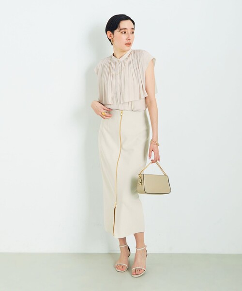 NOLLEY’S Sophi(ノーリーズソフィ)の「割織ケープギャザーブラウス(シャツ/ブラウス・レディース・チャコールグレー/オフホワイト/ベビーピンク/ベージュ・38/36)」の19枚目の写真