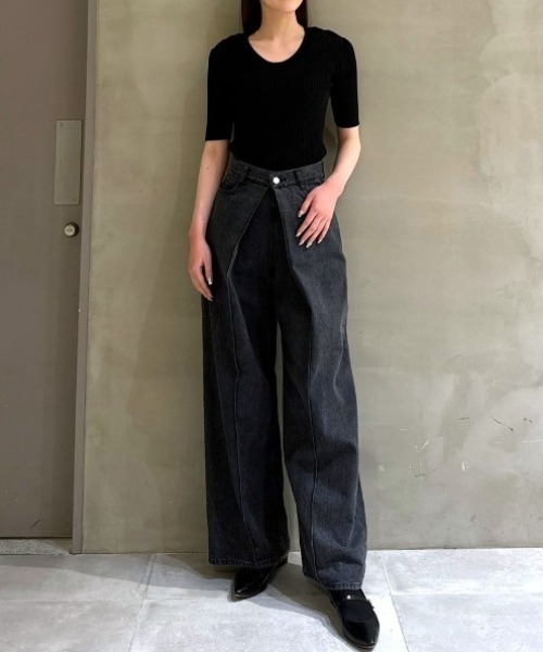 LE CIEL BLEU（ルシェルブルー）の「フロントタックワイドデニムパンツ / Front Tuck Wide Denim Pants（デニムパンツ・レディース・ブラック・38/36/34）」の10枚目の写真