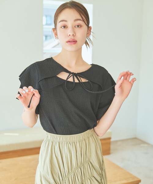 mysty woman（ミスティウーマン）の「リボンシャーリングプルオーバー　121027（Tシャツ/カットソー・レディース・ライトグリーン/オフホワイト/ブラック・FREE）」の2枚目の写真