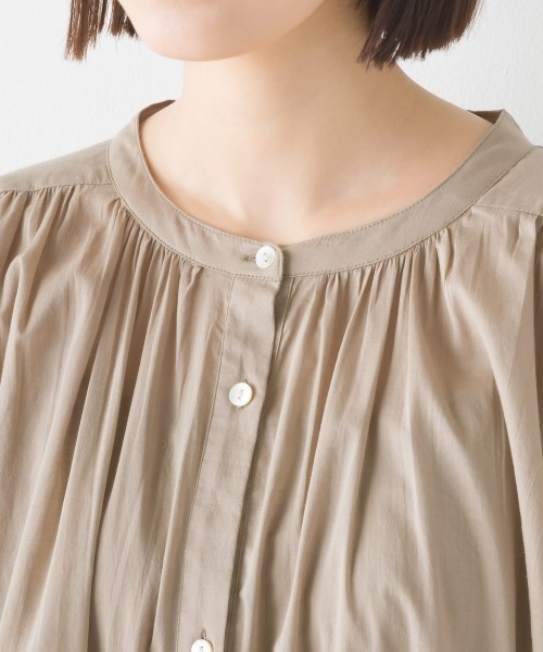 OMNES（オムネス）の「コットンボイル袖ボリュームギャザーワンピース（ワンピース・レディース・ブラック/ブルー/マスタード/ベージュ/ピンク・FREE）」の6枚目の写真