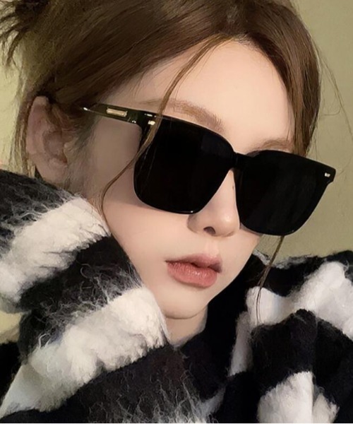 TONE SELECT GOODS（トーンセレクトグッズ）の「【urge select】カラーレンズ ウェリントン サングラス（サングラス・レディース・ブラック系2/ブラック系1/ピンク系/ホワイト系/ブラック系3・FREE）」の6枚目の写真