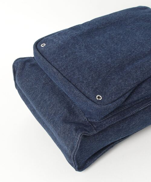 Levi's(リーバイス)の「Levi's/リーバイス ジップ スリング バッグ ネイビー(ボディバッグ/ウエストポーチ・メンズ・ダークインディゴブルー・OS)」の3枚目の写真