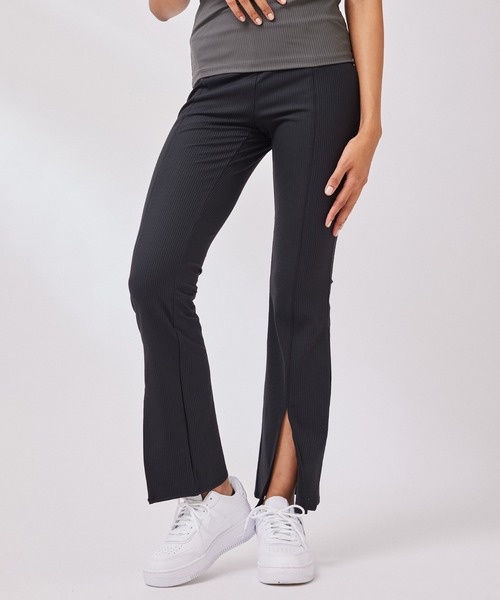 NERGY（ナージー）の「【UV & 水陸両用】リブフレアパンツ（カーゴパンツ・レディース・ブラック/カーキ/チャコールグレー・S/M）」の2枚目の写真