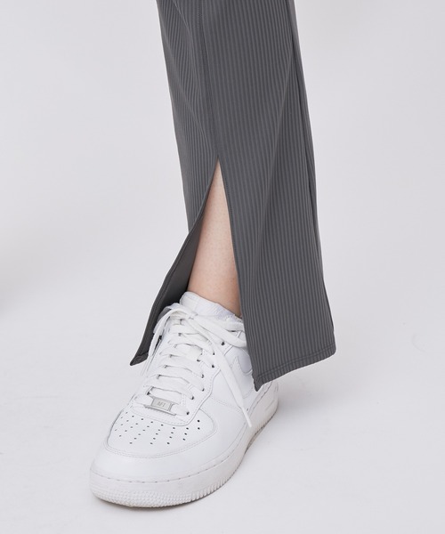 NERGY（ナージー）の「【UV & 水陸両用】リブフレアパンツ（カーゴパンツ・レディース・ブラック/カーキ/チャコールグレー・S/M）」の17枚目の写真