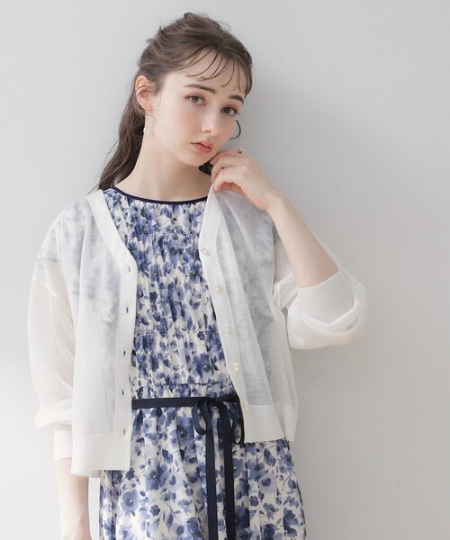 couture brooch（クチュールブローチ）の「◆新色＆追加入荷【冷房対策・日焼け対策にも◎】LEVITA／ダブルパール調釦ドロップカーディガン（カーディガン/ボレロ・レディース・オフホワイト/ブラック/ピンク/ライトグレー/ブラウン系その他/ライトイエロー系・38/42）」の2枚目の写真