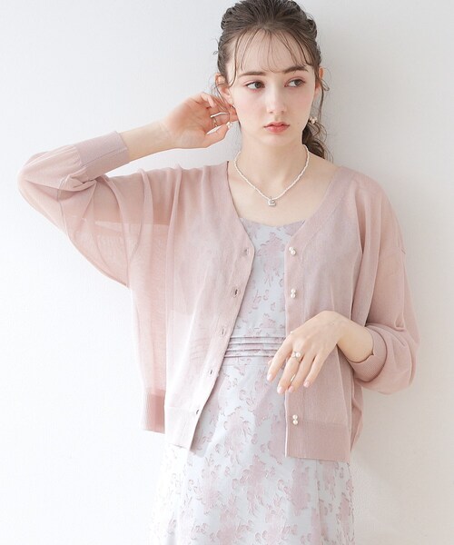 couture brooch（クチュールブローチ）の「◆新色＆追加入荷【冷房対策・日焼け対策にも◎】LEVITA／ダブルパール調釦ドロップカーディガン（カーディガン/ボレロ・レディース・オフホワイト/ブラック/ピンク/ライトグレー/ブラウン系その他/ライトイエロー系・38/42）」の6枚目の写真