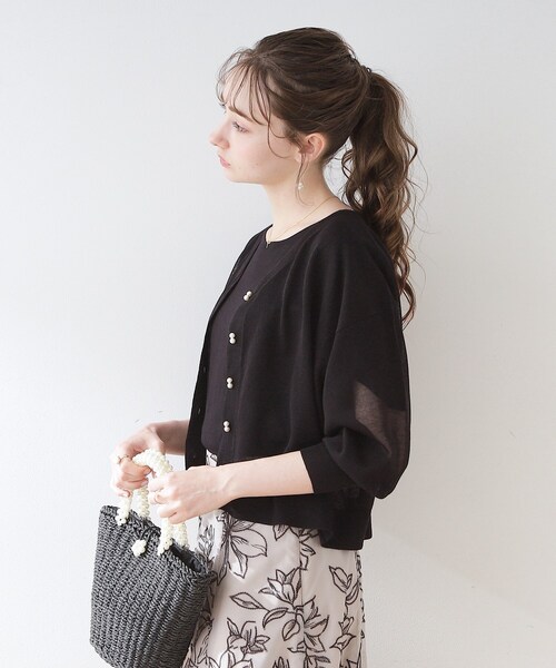 couture brooch（クチュールブローチ）の「◆新色＆追加入荷【冷房対策・日焼け対策にも◎】LEVITA／ダブルパール調釦ドロップカーディガン（カーディガン/ボレロ・レディース・オフホワイト/ブラック/ピンク/ライトグレー/ブラウン系その他/ライトイエロー系・38/42）」の7枚目の写真