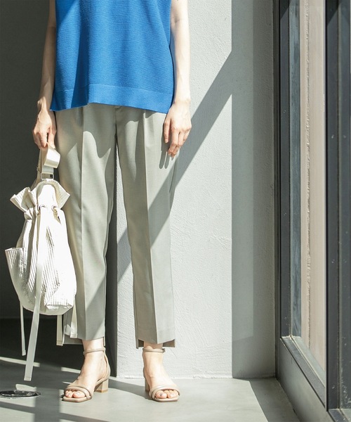 OPAQUE.CLIP（オペークドットクリップ）の「◆セットアップ対応 前後差ヘムテーパードパンツ　ストレッチリネンライク【UVケア/洗濯機洗い可】（その他パンツ・レディース・ブラック/グレー・38/40/42）」の3枚目の写真