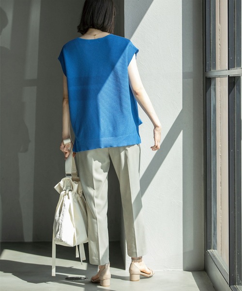 OPAQUE.CLIP（オペークドットクリップ）の「◆セットアップ対応 前後差ヘムテーパードパンツ　ストレッチリネンライク【UVケア/洗濯機洗い可】（その他パンツ・レディース・ブラック/グレー・38/40/42）」の5枚目の写真