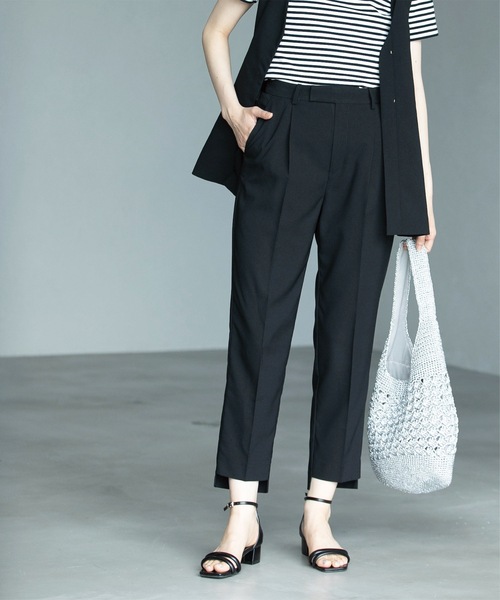 OPAQUE.CLIP（オペークドットクリップ）の「◆セットアップ対応 前後差ヘムテーパードパンツ　ストレッチリネンライク【UVケア/洗濯機洗い可】（その他パンツ・レディース・ブラック/グレー・38/40/42）」の10枚目の写真