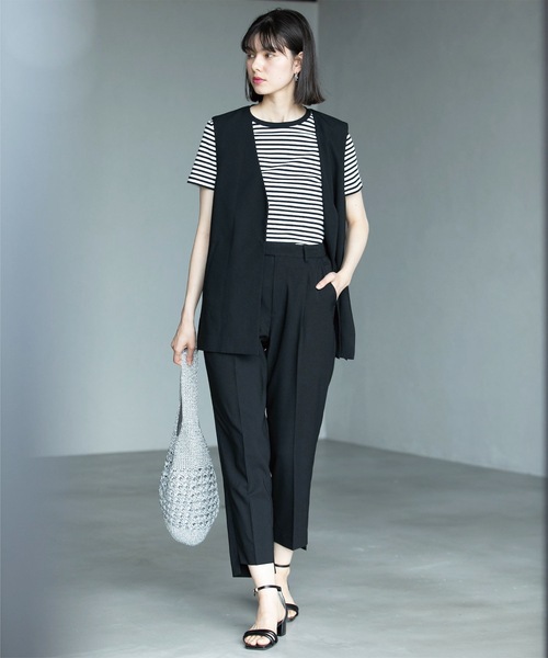 OPAQUE.CLIP（オペークドットクリップ）の「◆セットアップ対応 前後差ヘムテーパードパンツ　ストレッチリネンライク【UVケア/洗濯機洗い可】（その他パンツ・レディース・ブラック/グレー・38/40/42）」の11枚目の写真