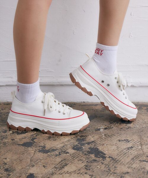 RETRO GIRL(レトロガール)の「厚底スニーカー(スニーカー・レディース・ブラック/オフホワイト/レッド・MEDIUM/LARGE)」の8枚目の写真