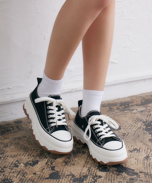 RETRO GIRL(レトロガール)の「厚底スニーカー(スニーカー・レディース・ブラック/オフホワイト/レッド・MEDIUM/LARGE)」の2枚目の写真