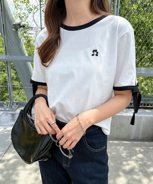 andme(アンドミー)の「袖リボンワンポイントエンブロイダリーリンガーTシャツ(Tシャツ/カットソー・レディース・ブルー系その他/ブラック×ホワイト/ホワイト×ブラック/ピンク系その他・FREE)」の8枚目の写真