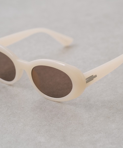 PAPILLONNER（パピヨネ）の「カラーサングラス（サングラス・レディース・オフホワイト/ブルー・FREE）」の5枚目の写真