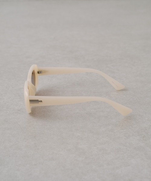 PAPILLONNER（パピヨネ）の「カラーサングラス（サングラス・レディース・オフホワイト/ブルー・FREE）」の6枚目の写真