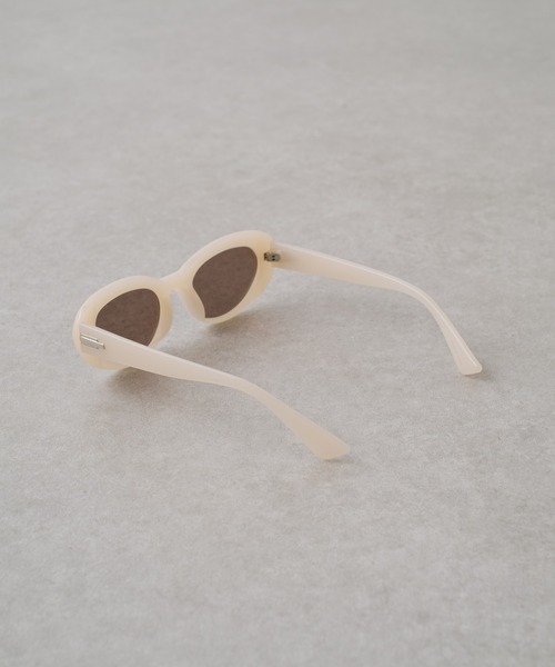 PAPILLONNER（パピヨネ）の「カラーサングラス（サングラス・レディース・オフホワイト/ブルー・FREE）」の10枚目の写真