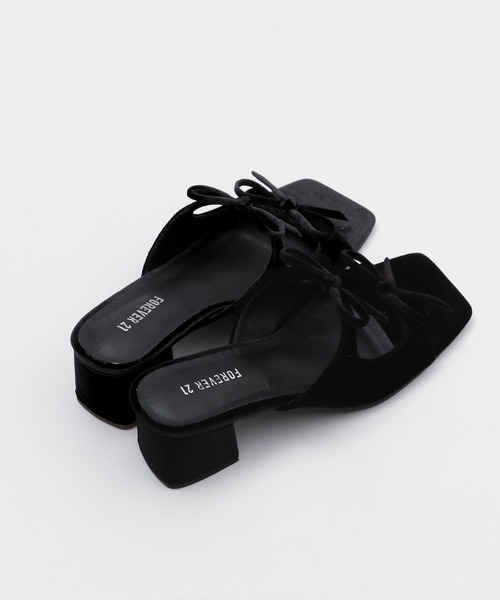 FOREVER 21(フォーエバー トゥエンティーワン)の「【2024SS】ベロアリボンサンダル(サンダル・レディース・ブラック/ブラウン・LARGE/MEDIUM/SMALL)」の4枚目の写真