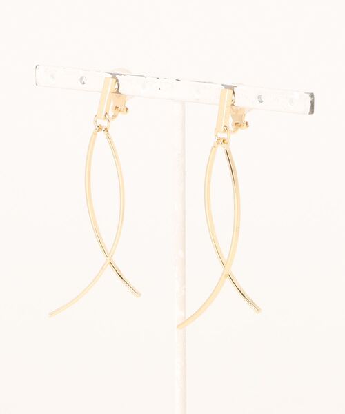 TIMELESS&THREE（タイムレスアンドスリー）の「メタルロングバーイヤリング（イヤリング・レディース・ゴールド/シルバー・FREE）」の12枚目の写真