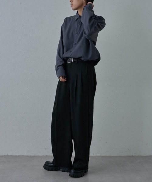 COLONY 2139(コロニートゥーワンスリーナイン)の「コットンライクレギュラーシャツ(シャツ/ブラウス・メンズ・サックスブルー/チャコールグレー/ホワイト・MEDIUM/LARGE/X-LARGE)」の14枚目の写真