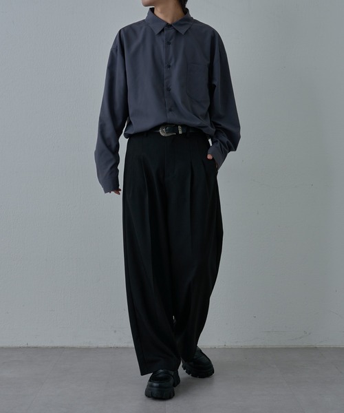 COLONY 2139(コロニートゥーワンスリーナイン)の「コットンライクレギュラーシャツ(シャツ/ブラウス・メンズ・サックスブルー/チャコールグレー/ホワイト・MEDIUM/LARGE/X-LARGE)」の11枚目の写真