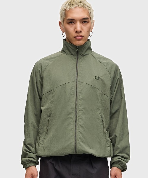ジャケット・アウター FRED PERRY / Seam Detail Shell Jacket Fred Perry Shell Jacket Laurel Wreath Green / Night Green