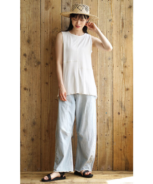 e-zakkamania stores(イーザッカマニアストアーズ)の「異素材切り替え 配色ステッチ タンクトップ(Tシャツ/カットソー・レディース・オフホワイト/ライトベージュ/チャコール・フリー)」の8枚目の写真