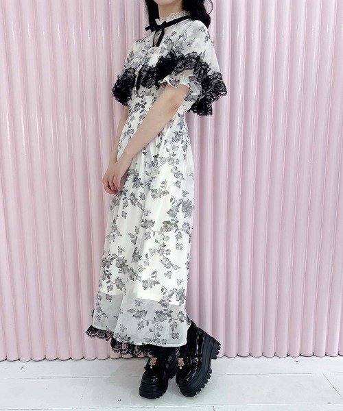 ROJITA（ロジータ）の「花柄ケープロングワンピース（ワンピース