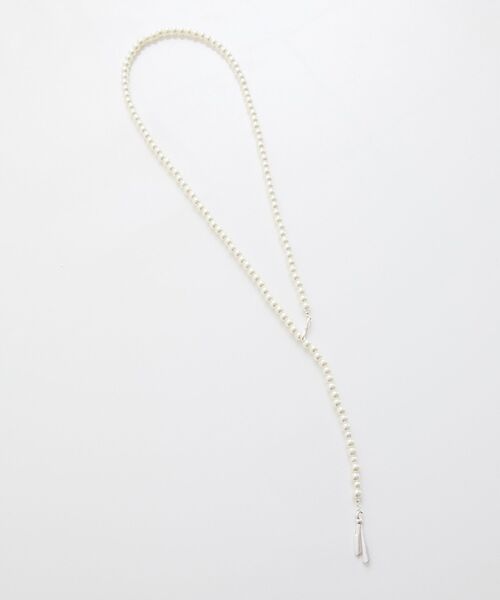 earth music&ecology(アースミュージックアンドエコロジー)の「リボンモチーフパールロングネックレス(ネックレス・レディース・ゴールド/シルバー・FREE)」の4枚目の写真
