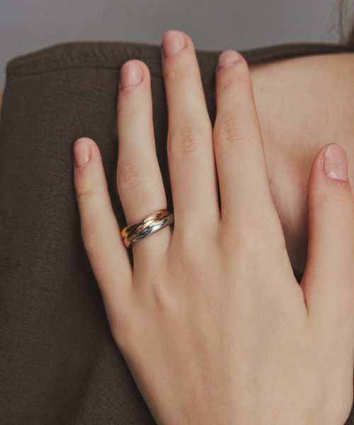 ciite' surgical stainless(シーテサージカルステンレス)の「【 金属アレルギー対応 】 トリプルリング サージカルステンレス(リング・レディース・シルバー×ゴールド/シルバー/ゴールド/ピンクゴールド・9号/13号/7号/15号/4号/11号)」の5枚目の写真