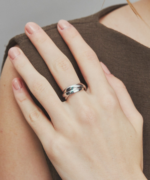 ciite' surgical stainless(シーテサージカルステンレス)の「【 金属アレルギー対応 】 トリプルリング サージカルステンレス(リング・レディース・シルバー×ゴールド/シルバー/ゴールド/ピンクゴールド・9号/13号/7号/15号/4号/11号)」の6枚目の写真