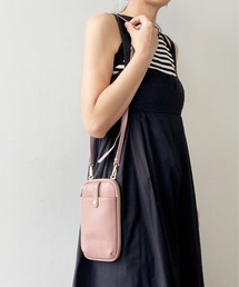 スナップボタン」に該当するレディースのショルダーバッグファッション