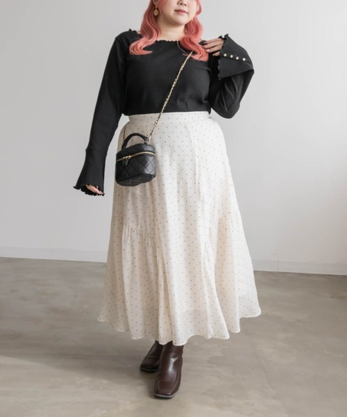 CLETTE(クレット)の「ボタン付きフレアスリーブプルオーバー(Tシャツ/カットソー・レディース・ブラック/チャコールグレー/アイボリー・LL/3L/4L)」の6枚目の写真