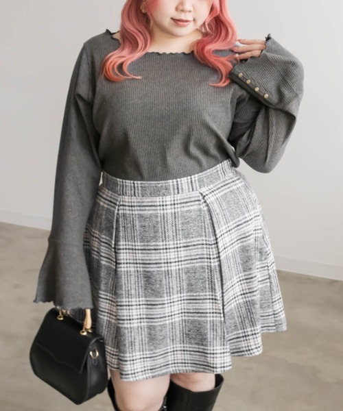 CLETTE(クレット)の「ボタン付きフレアスリーブプルオーバー(Tシャツ/カットソー・レディース・ブラック/チャコールグレー/アイボリー・LL/3L/4L)」の17枚目の写真