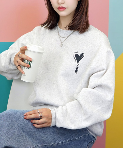 Candlestick(キャンドルスティック)の「選べる ワンポイント 刺繍 ロゴ スウェット トレーナー カットソー(スウェット・レディース・ホワイト系4/ブラック系3/ピンク/モカ/スミクロ/ネイビー/杢グレー/ダークグリーン/ホワイト系3/ブラック系4/サックスブルー/ブラウン系2/ブラック系/ブラック系2/パープル系/パープル/ブラック/ホワイト系/ホワイト系2/ブラウン系・M/L/LL)」の22枚目の写真