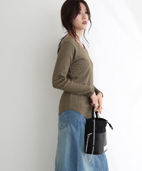ElegChic(エレグシック)の「2×2リブVネックトップスロンT(Tシャツ/カットソー・レディース・ベージュ/オフホワイト/杢グレー/ブラック/カーキ・M/L/XL/4L/3L)」の14枚目の写真