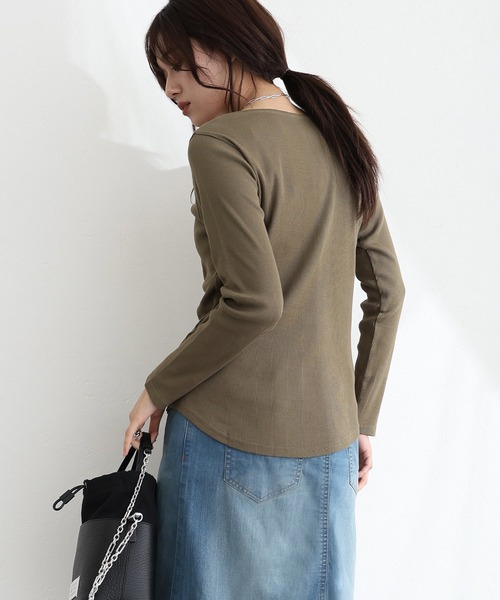 ElegChic(エレグシック)の「2×2リブVネックトップスロンT(Tシャツ/カットソー・レディース・ベージュ/オフホワイト/杢グレー/ブラック/カーキ・M/L/XL/4L/3L)」の15枚目の写真