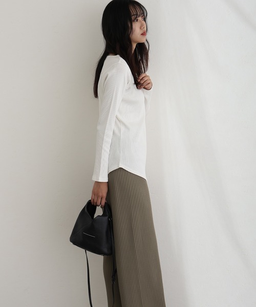 ElegChic(エレグシック)の「2×2リブVネックトップスロンT(Tシャツ/カットソー・レディース・ベージュ/オフホワイト/杢グレー/ブラック/カーキ・M/L/XL/4L/3L)」の19枚目の写真