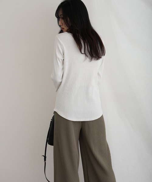 ElegChic(エレグシック)の「2×2リブVネックトップスロンT(Tシャツ/カットソー・レディース・ベージュ/オフホワイト/杢グレー/ブラック/カーキ・M/L/XL/4L/3L)」の20枚目の写真