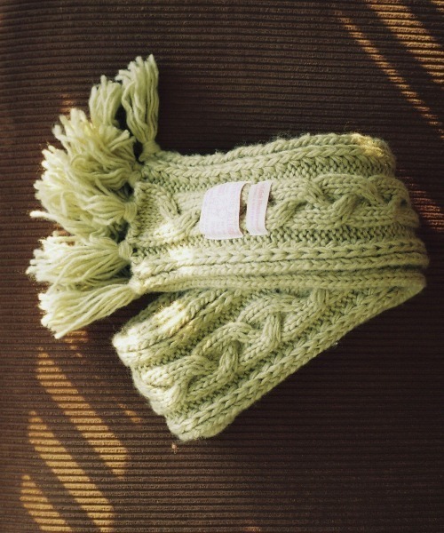 ROCKFISH WEATHERWEAR(ロックフィッシュウェザーウェア)の「TASSLE KNIT MUFFLER(マフラー・レディース・アイボリー/ライトイエロー/ブルー/グレー/レッド/グリーン・FREE)」の18枚目の写真