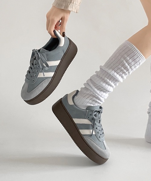 Shoes in Closet（シューズインクローゼット）の「【新色入荷】軽量厚底 ベーシック ダブルライン スニーカー 2448（スニーカー・レディース・ブラック/ライトベージュ/ホワイト/ピンク/ネイビー/スモークピンク/ベージュ系8/ベージュ/グレー/ライトブルー・S/M/L/LL/3L/4L/5L/XS）」の7枚目の写真