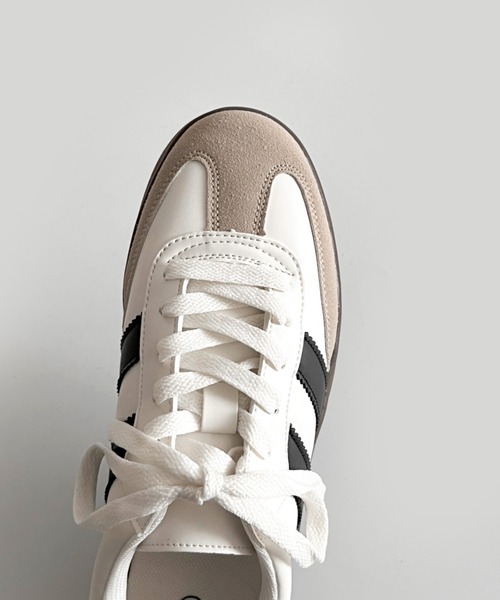 Shoes in Closet（シューズインクローゼット）の「【新色入荷】軽量厚底 ベーシック ダブルライン スニーカー 2448（スニーカー・レディース・ブラック/ライトベージュ/ホワイト/ピンク/ネイビー/スモークピンク/ベージュ系8/ベージュ/グレー/ライトブルー・S/M/L/LL/3L/4L/5L/XS）」の19枚目の写真