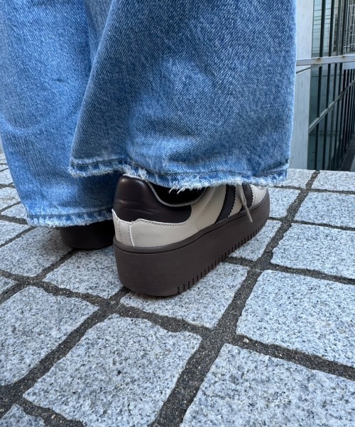 Shoes in Closet（シューズインクローゼット）の「【新色2色入荷】軽量厚底 ベーシック ダブルライン スニーカー 2448（スニーカー・レディース・ブラック/ライトベージュ/ホワイト/ピンク/ネイビー/スモークピンク/ベージュ系8/ベージュ/グレー・S/M/L/LL/3L/4L/5L/XS）」の22枚目の写真