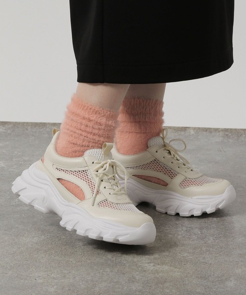 LAKOLE(ラコレ)の「メッシュボリュームスニーカー / 286332(スニーカー・レディース・ブラック/オフホワイト・SMALL/MEDIUM/LARGE)」の3枚目の写真