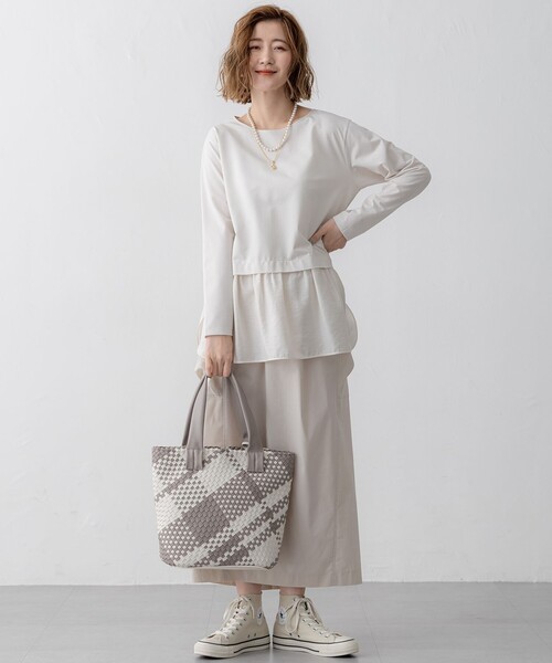23区 L(ニジュウサンクオオキイサイズ)の「【洗える】シアータフタ コンビ カットソー(Tシャツ/カットソー・レディース・ブラック系/ホワイト系/ベージュ系・48/46/44)」の16枚目の写真