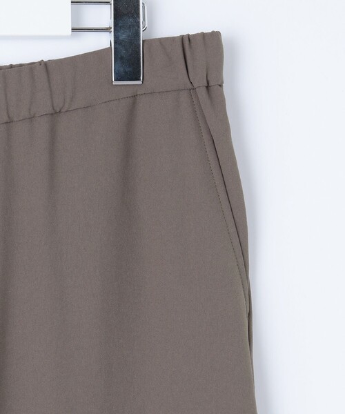 J.PRESS（ジェイプレス）の「【洗える】バックサテンジョーゼット リラックス パンツ（その他パンツ・レディース・ブラウン系/ブラック系・T13/T17/T15）」の15枚目の写真